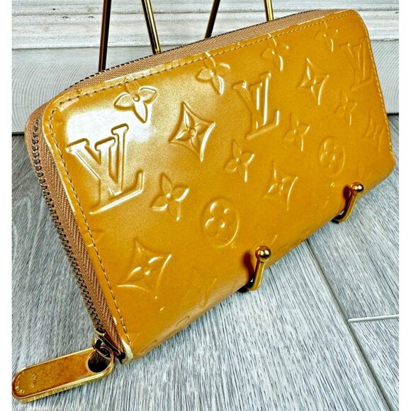 Louis Vuitton Tan Yellow Vernis Patent Leather Full Size Zip Continental Wallet
